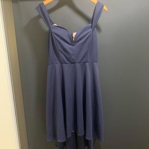 Cocktail dress with train